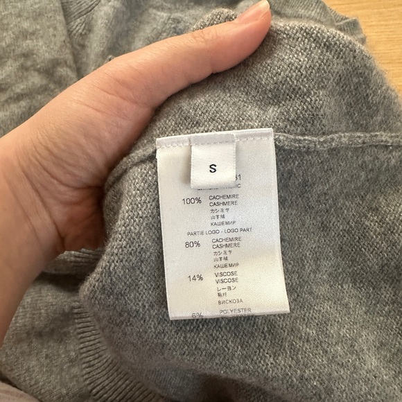 NWOT Givenchy cashmere 4G Crewneck Size Small - Picture 4 of 7